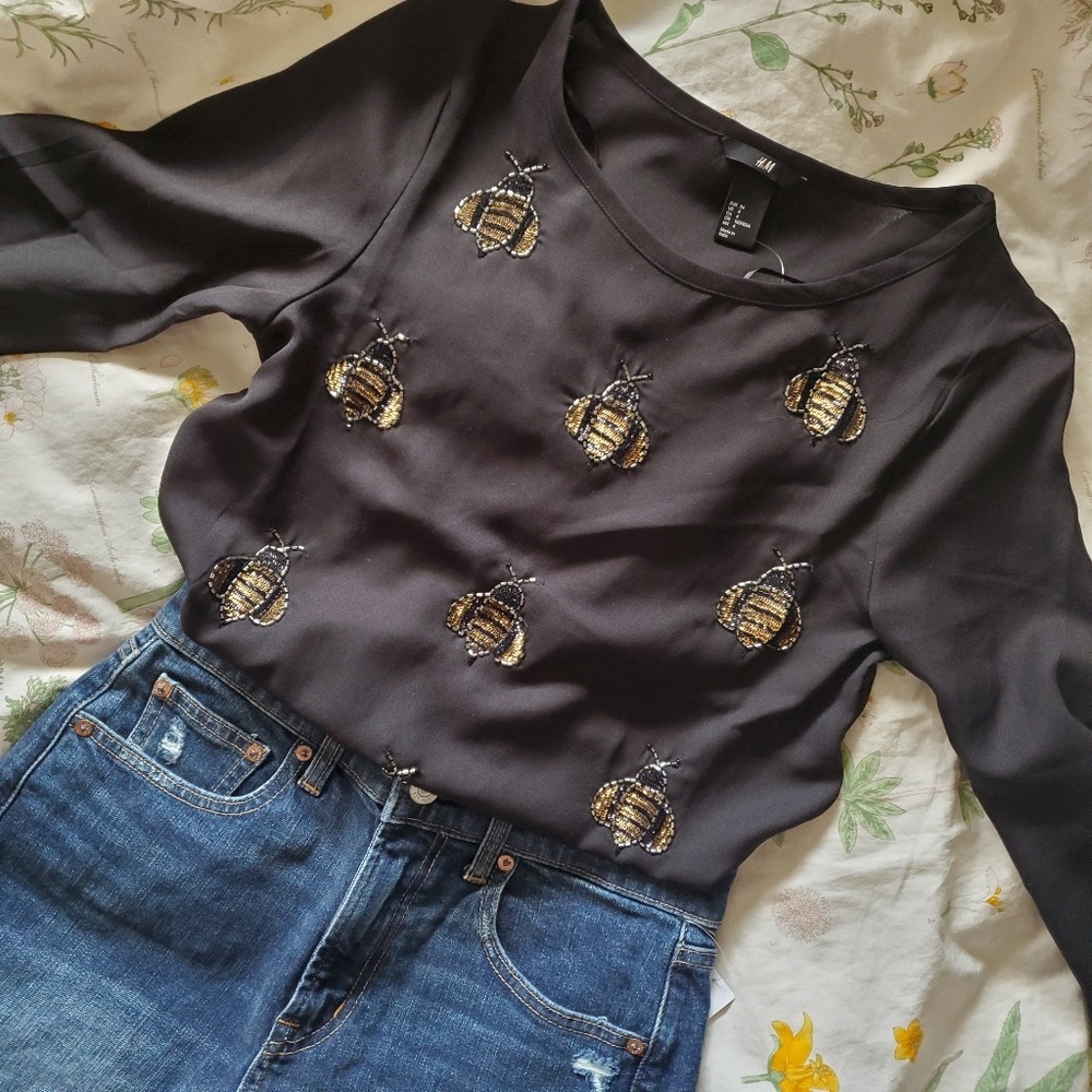 *NWT* H&M Bee Top (size 4)
